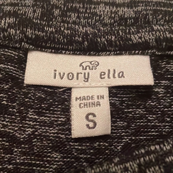 Ivory Ella Dark Gray Cropped Sweater size S - Picture 5 of 9